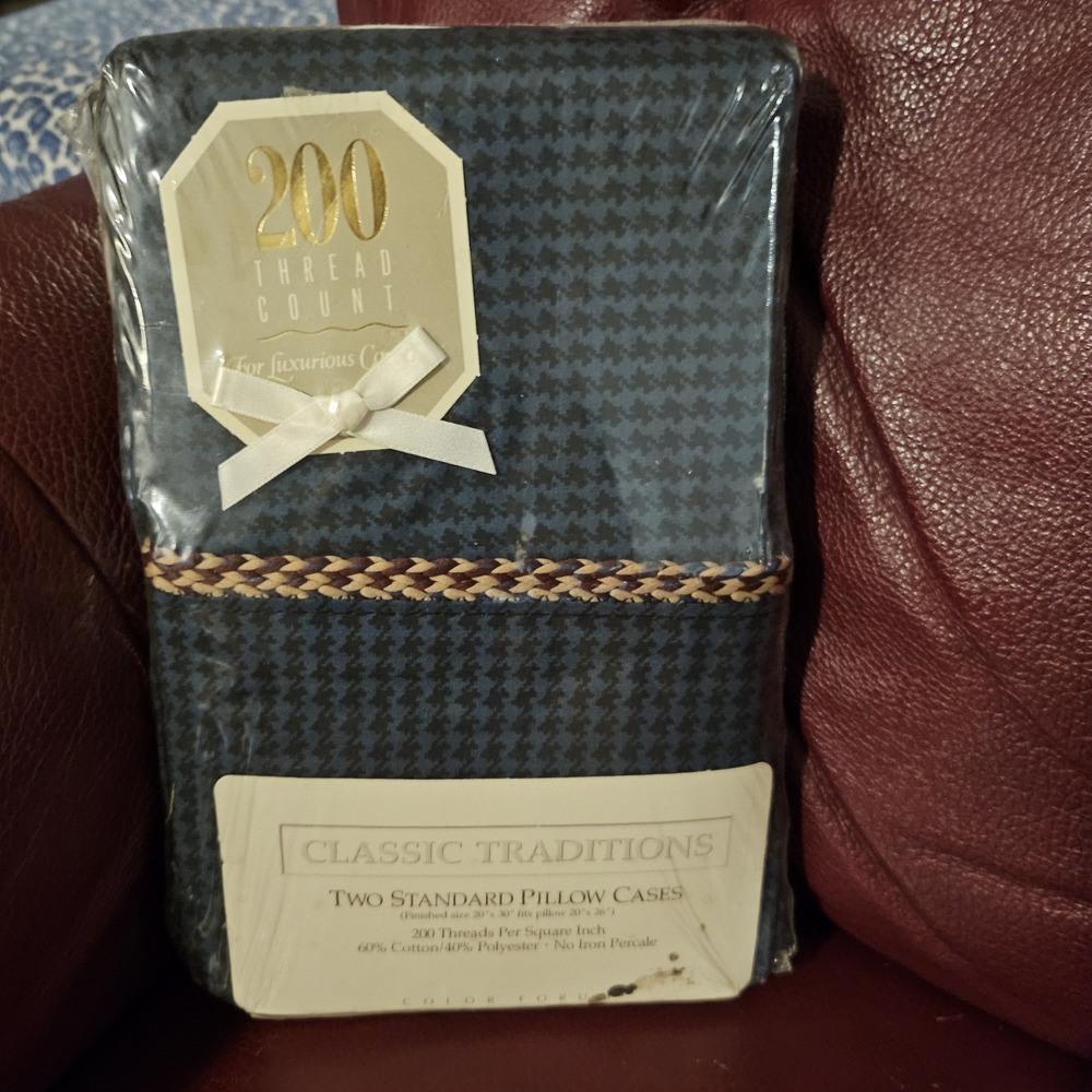 Traditional Pillow Cases Nwt From Town And Country Set '90s. Dark Green/Black...